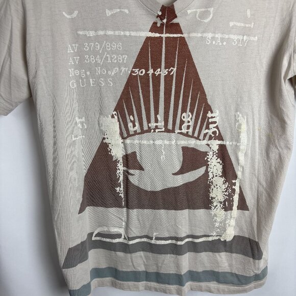 Guess XL Light Gray Colorful Triangle Cryptic Graphic Short Sleeve T Tee Shirt - Picture 2 of 7